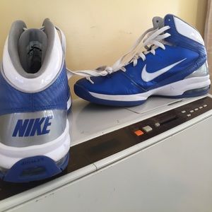 Men’s basketball shoes